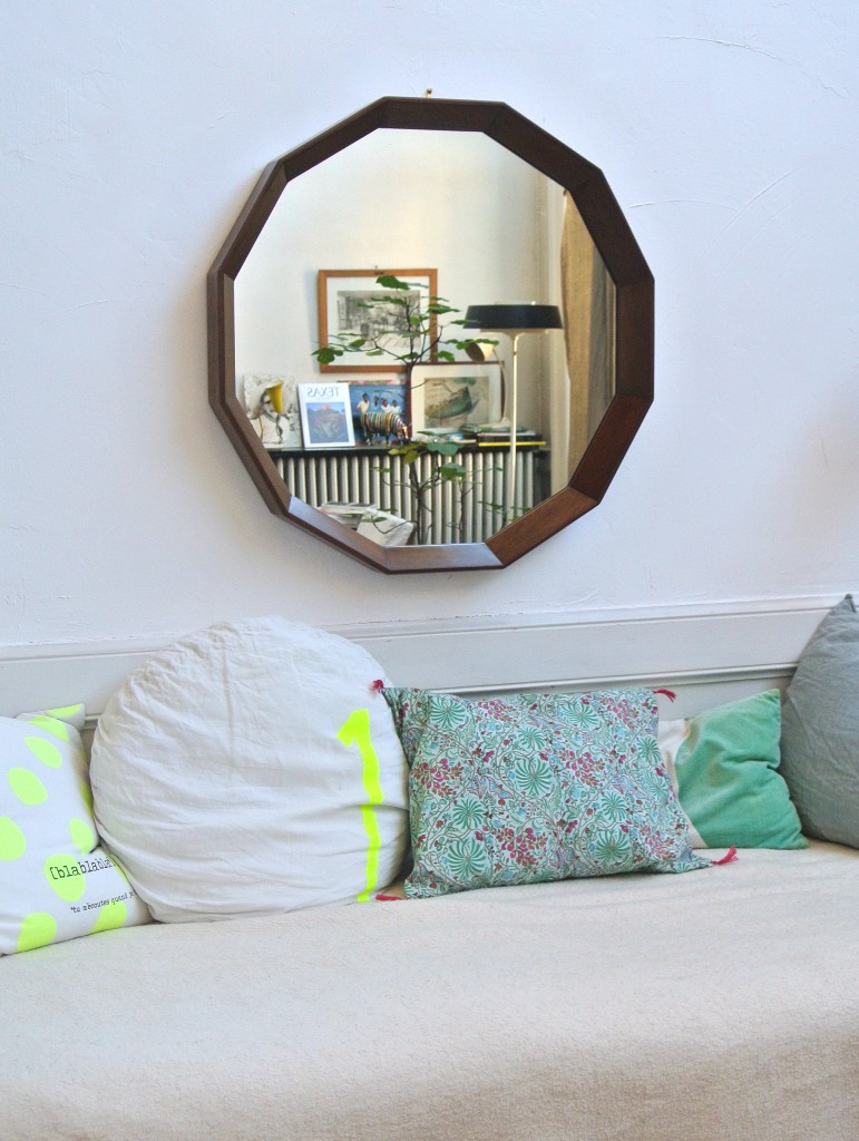 Miroir italien en bois massif années 50