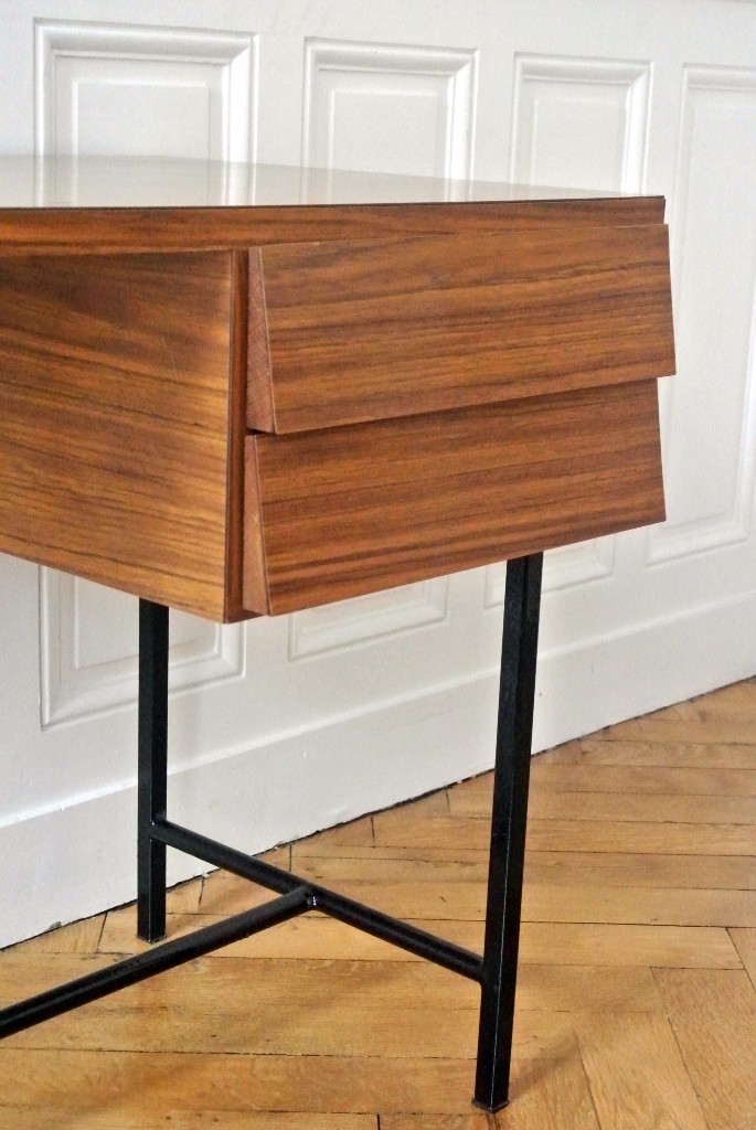 Bureau moderniste dans le goût de Pierre Paulin années 60