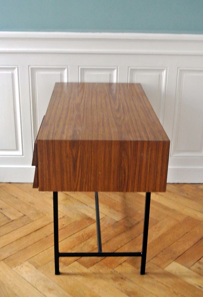 Bureau moderniste dans le goût de Pierre Paulin années 60