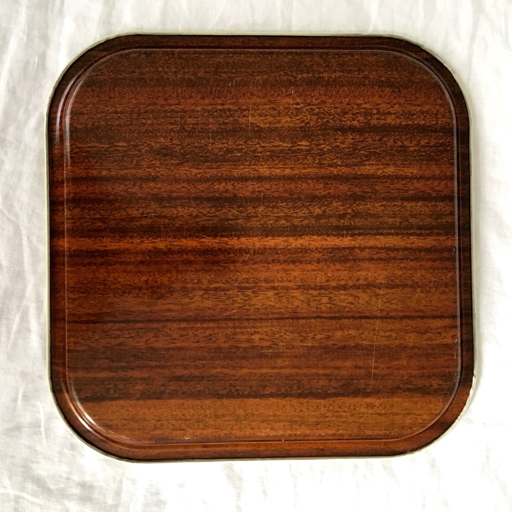 Plateau métal pistols années 60 dlg Fornasetti